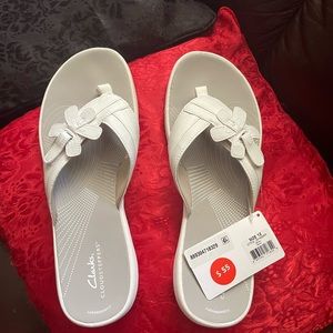 Clark’s cloudsteppers sandles